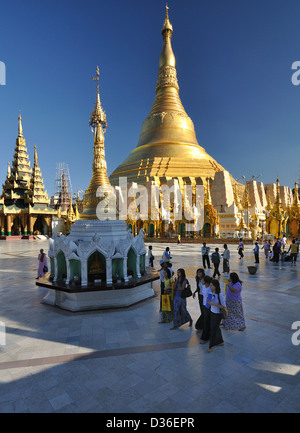 Die wunderbare Shwedagon-Pagode, am frühen Morgen Stockfoto