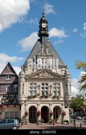 Die Mairie (Rathaus) in Péronne, nahe dem Schlachtfeld der Somme, Frankreich. Stockfoto