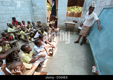 Leogane, Haiti, Kinder in der Schule Stockfoto