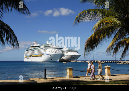 Adventure of the Seas (L) & Vision von Seas (R), Frederiksted, St. Croix, U.S. Virgin Islands, Karibik Stockfoto