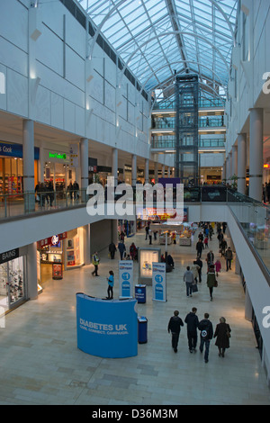Innere des Leicester Highcross Shopping Centre, Leicester, England, UK Stockfoto