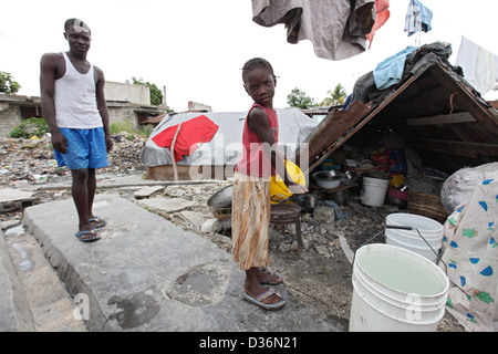 Leogane, Haiti, Flüchtlinge in Notunterkünften in der Stadt Stockfoto