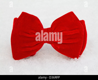 Rote Schleife isoliert auf weißem Hintergrund Stockfoto