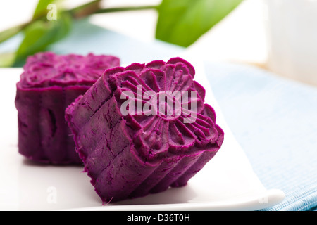 Köstliche Kuchen aus Lila Süßkartoffel. Stockfoto