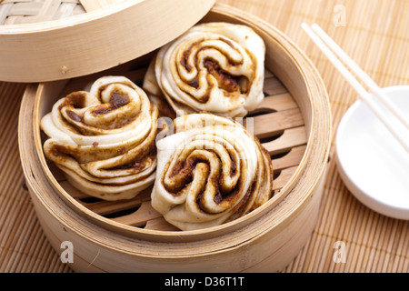 Chinesisches Essen - Dim Sum in Dampfer. Stockfoto