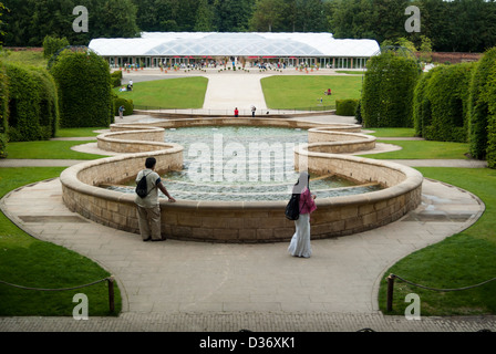 Große Kaskade Wasserspiel, Garten in Alnwick, Northumberland, England Stockfoto