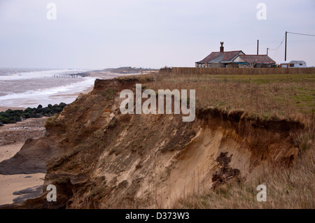 Das letzte verbleibende Haus am Ende der Beachroad Happisburgh Stockfoto