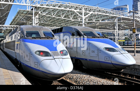 KTX-Zug im Bahnhof Seoul Südkorea Asien Stockfoto