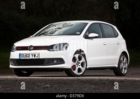 Weißen VW Volkswagen Polo GTI geparkt auf Straße, Winchester, England, 15 03 2011 Stockfoto