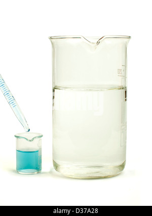 Labor-Glaswaren-Ausrüstung. Labor-Becher Stockfoto