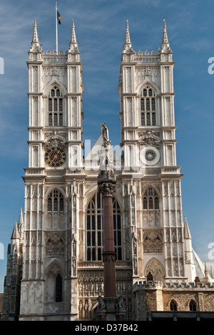 die Westfassade der Westminster Abbey mit zwei Glockentürmen Stockfoto