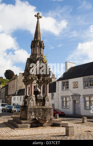 Dunkeld Marktplatz und Brunnen. Atholl Memorial Fountain Schottland, Vereinigtes Königreich Stockfoto