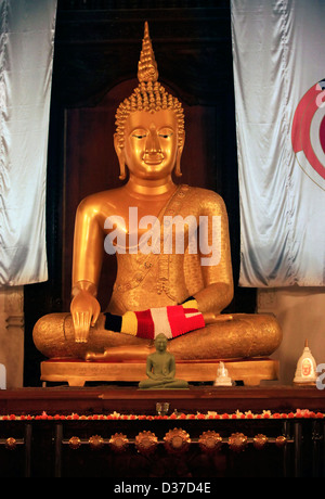 Buddha Statue in sehr wichtigen buddhistischen Schrein - Tempel des Zahns. Sri Lanka Stockfoto