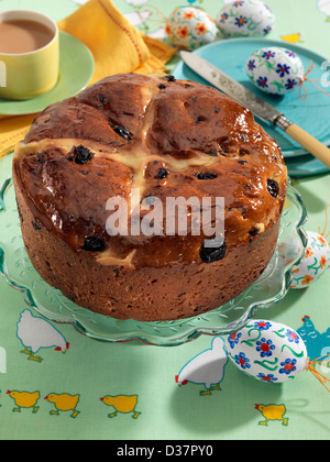 Hot cross Kuchen Ostern behandeln Stockfoto