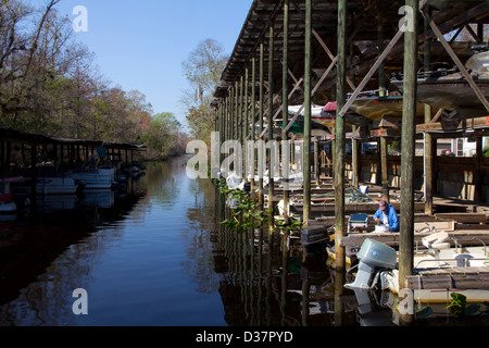 Werft und Marina in Highland Park Fish Camp, DeLeon Springs State Park, FL Stockfoto