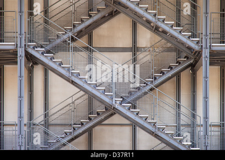Scissored stairs on the exterior of the Georges Pompidou Centre, Paris France Stockfoto