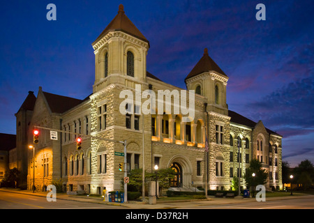 Kanawha County Courthouse (erbaut 1892) bei Dämmerung, Charleston, West Virginia, USA Stockfoto