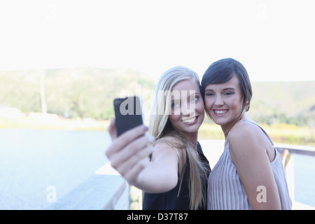 Frauen, die Bild von sich selbst Stockfoto