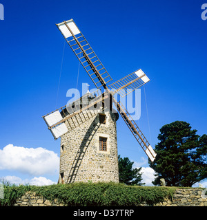 Windmühle „St Michel“ aus dem 17. Jahrhundert Saint-Quay-Portrieux Bretagne Frankreich Europa Stockfoto
