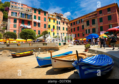 Foto von der Fischerei Hafen von Manarola, Nationalpark Cinque Terre, Ligurien, Italien Stockfoto