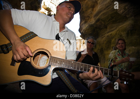 Unterhaltung bei einem Besuch in "Alladin Höhle" Bigge Insel, Western Australia Stockfoto