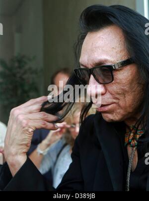 CAPE TOWN, SOUTH AFRICA: Rodriguez in den Primedia Büros am 11. Februar 2013, in Kapstadt, Südafrika. Rodriguez ist auf Tour in Südafrika, in Kapstadt und Johannesburg. (Foto von Gallo Images / Nardus Engelbrecht) Stockfoto