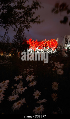 Coca-Cola-Beatbox, London 2012, London, Vereinigtes Königreich. Architekt: Asif Khan Pernilla Ohrstedt, 2012. Fernen Nachtansicht von mir Stockfoto