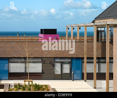 Les Beaucamps Mittelschule Guernsey, Castel, Vereinigtes Königreich. Architekt: Design Motor Architekten AG, 2012. Erhöhten Blick auf Stockfoto