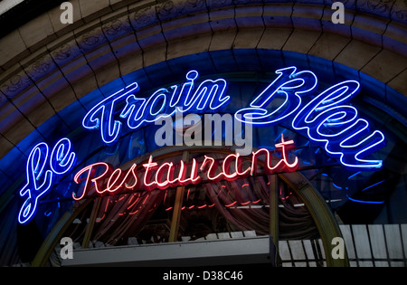 Le Train Bleu, Restaurant, fluoreszierenden Schild, Gare de Lyon, Paris Stockfoto