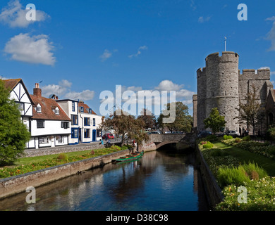 The Westgate Gardens & Tower Near the River Stour, Canterbury, Kent, England, Großbritannien Stockfoto