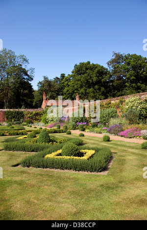 Der ummauerte Garten in Hoveton Hall Gardens, Wroxham, Norfolk Stockfoto