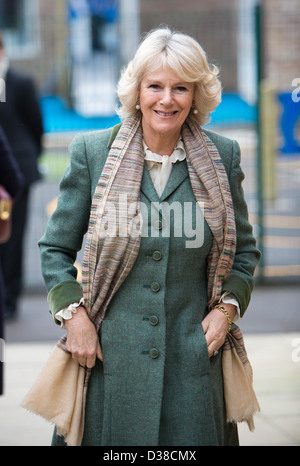 Camilla, Herzogin von Cornwall Unternehmen Engagements in Wiltshire im Februar 2013 Stockfoto