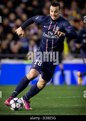 Valencia, Spanien. 12. Februar 2013.   Weiterleiten Sie Zlatan Ibrahimovic von Mestalla-Stadion in Aktion während des Champions-League-Spiels zwischen Valencia und Paris Saint-Germain. Stockfoto