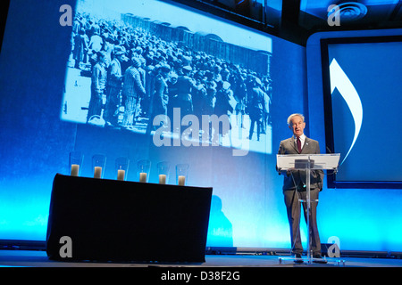 Historiker Simon Schama (im Bild) spricht auf der Holocaust Memorial Day 2013 UK Gedenken-Veranstaltung in London Stockfoto