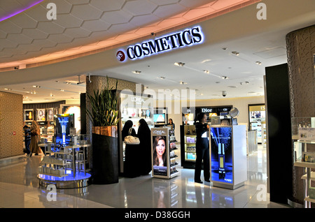 Kosmetik Boutique Duty-Free-Shop Abu Dhabi internationaler Flughafen Stockfoto