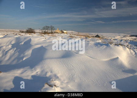 Schnee und Schnee driftet in den Pennines, West Yorkshire in der Nähe von Holmfirth Stockfoto