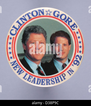 Eine Runde 1992 Vereinigten Staaten Präsidentenkampagne Schaltfläche Pin für Kandidaten der Demokraten Bill Clinton und Al Gore Stockfoto