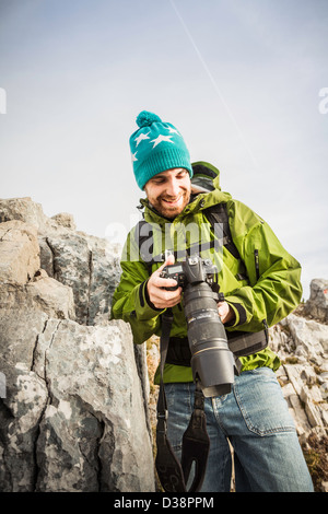 Wanderer im ländlichen Landschaft zu fotografieren Stockfoto