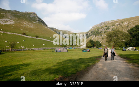 Gordale Campingplatz, Gordale Narbe in der Nähe von Malham Stockfoto