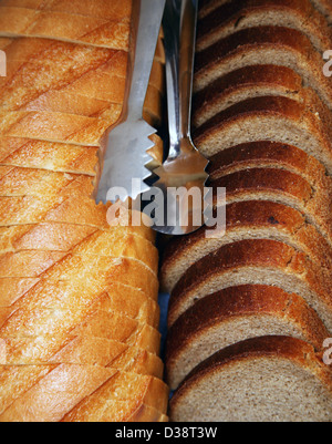 Verschiedene Arten von Brot mit einem Metall nipper Stockfoto