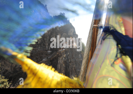 Der Berg bekannt als Tiger Nest oder Taktsang Lhakhang in Bhutan, Kloster thront mehrere tausend Füße hoch auf dem Berg