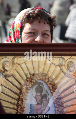 13. Februar 2013 die Weltpresse in der Vatikanstadt, Rom nach der Rücktritts-Ankündigung von Papst Benedict XVI Stockfoto