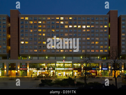 Berlin, Deutschland, mit Blick auf die Rathauspassagen in der Rathausstraße Stockfoto