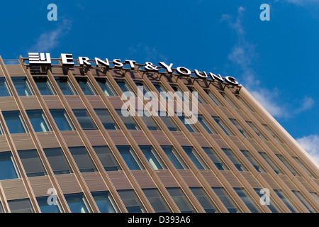 Berlin, Deutschland, Logo Ernst & Young auf die neue Spreedreieck Stockfoto