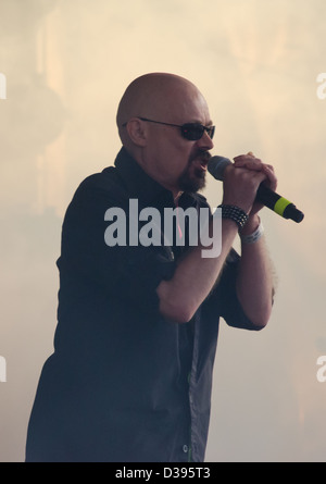 Andrew Eldritch der Band The Sisters of Mercy, die live auf dem Amphi-Goth-Festival in Köln Stockfoto