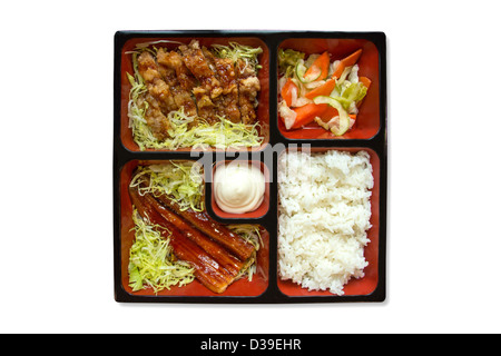 Bento sortierten japanisches Essen serviert in einer Holzkiste Stockfoto