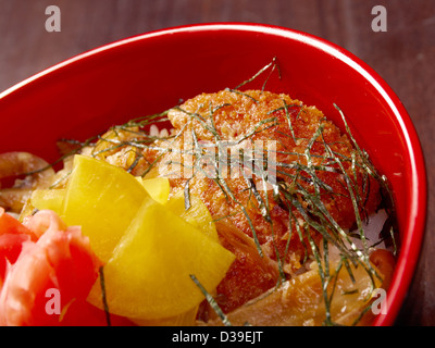 Teriyaki Huhn mit Reis. traditionelles japanisches Essen. Stockfoto