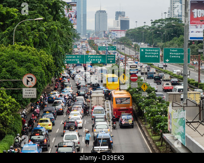 Jakarta-Verkehr ist immer ein Alptraum Stockfoto