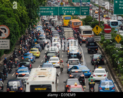 Jakarta-Verkehr ist immer ein Alptraum Stockfoto