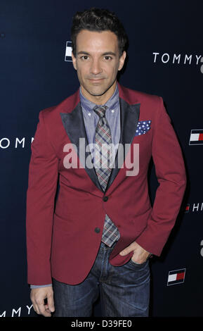 Los Angeles, Kalifornien, USA.  George Kotsiopoulos Teilnahme an Tommy Hilfiger Westküste Flaggschiff Grand Opening Event statt im Tommy Hilfiger in West Hollywood, Kalifornien am 13. Februar 2013. 2013 (Bild Kredit: Kredit: D. Long/Globe Photos/ZUMAPRESS.com/Alamy Live-Nachrichten) Stockfoto